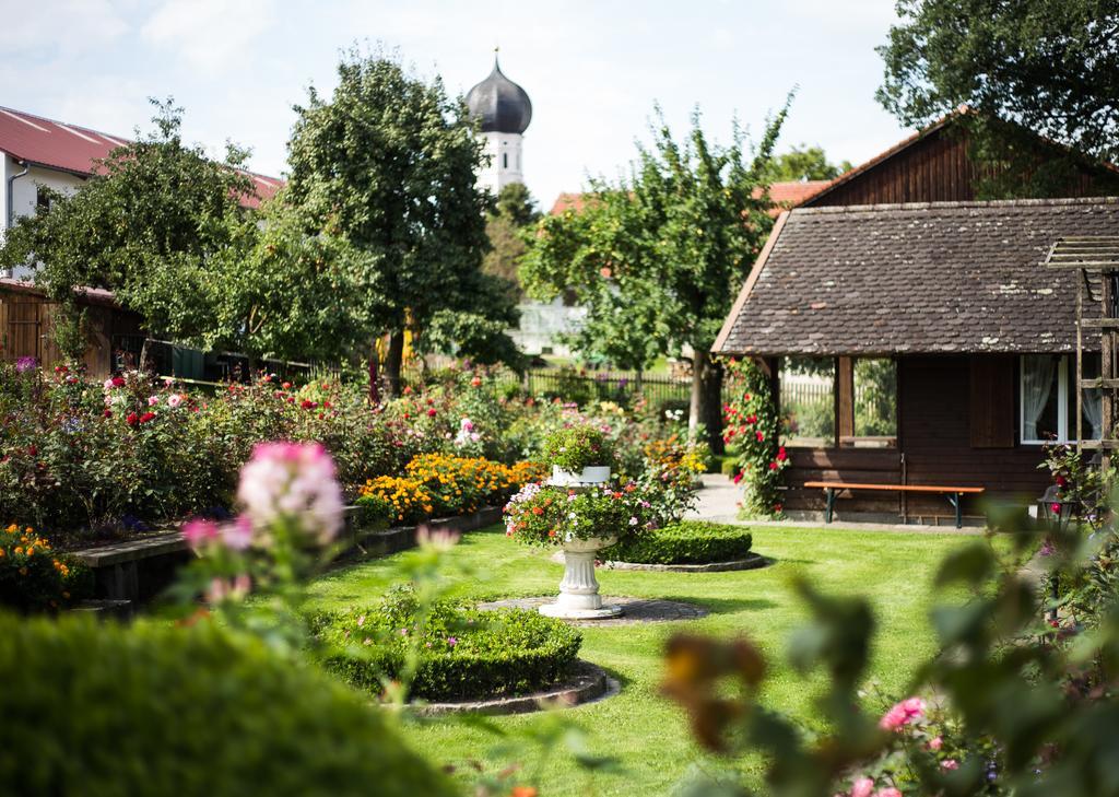 Gasthaus Und Hotel Goettler Josef Румельтсхаузен Экстерьер фото